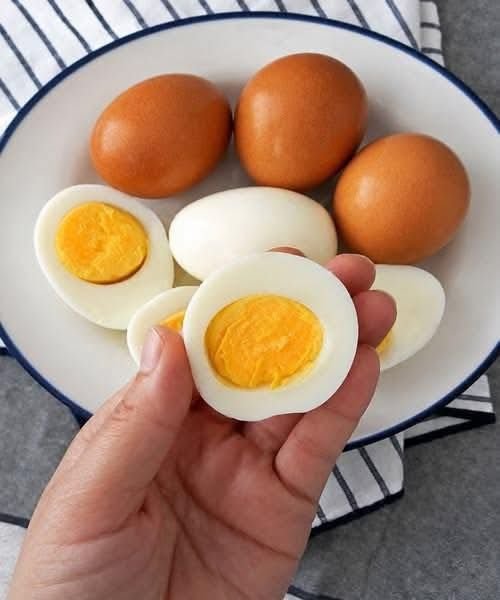 The surprising truth about eating eggs every day