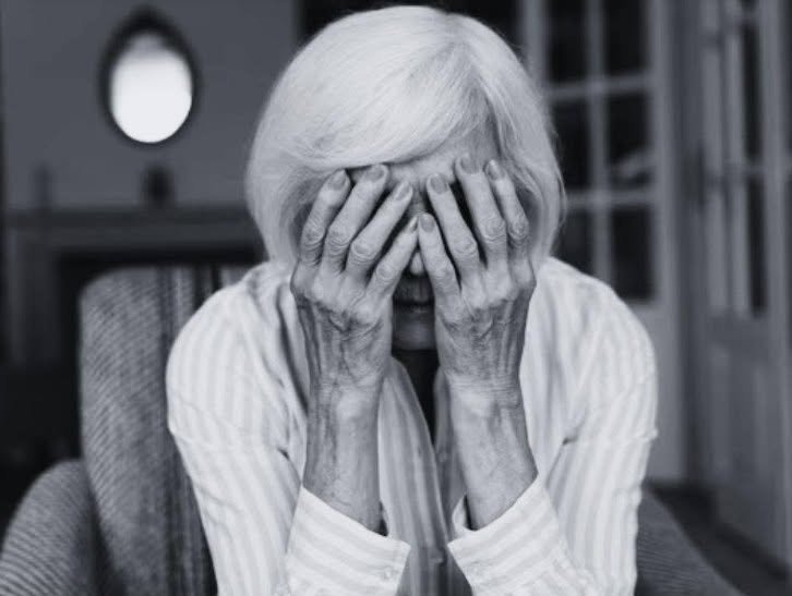 12 nasty things you do in old age that everyone notices, but no one dares to tell you