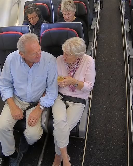 At Christmas, my daughter-in-law said: “We’re doing Christmas at my mom’s. You can stay home.” I didn’t argue. I just booked a flight. When I posted the photos, my phone exploded. Who was the man sitting next to…